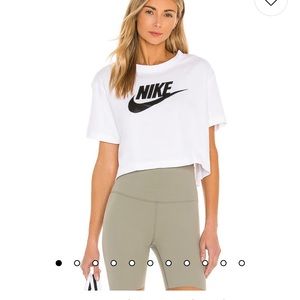 Nike NSW Essential Crop Tee in White
